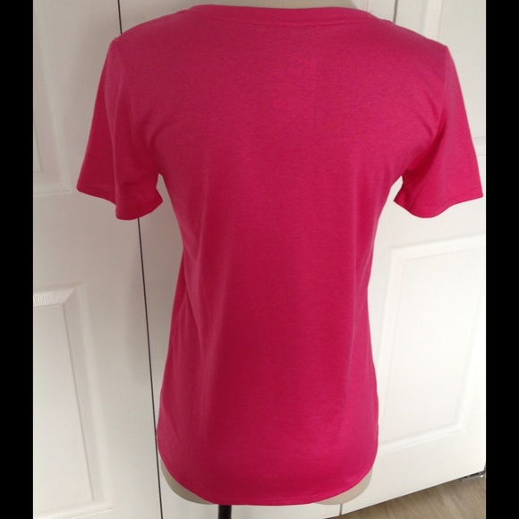 The Nike Tee Athletic Cut Dri-Fit Size Medium - Picture 5 of 5